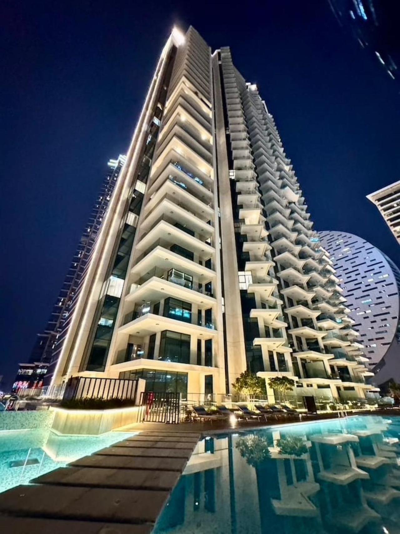 Incredible Views - Infinity Pool - New - 2br 6 Pax * Dubai